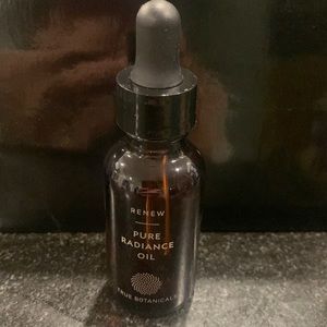 New! True Botanicals Renew Pure Radiance Oil. 1fl oz.